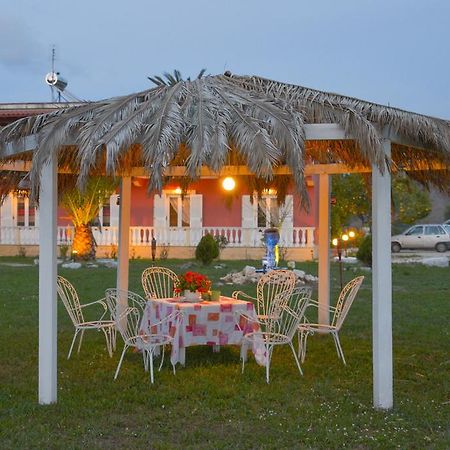 Appartement Giannis And Fridas Garden à Sidárion Extérieur photo