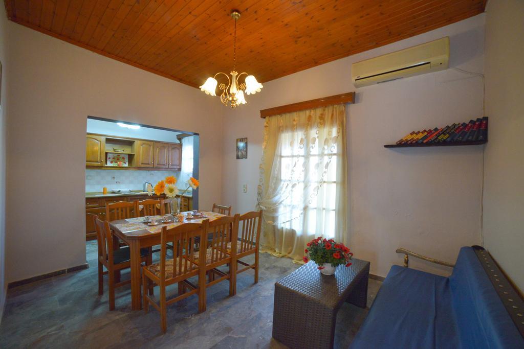Appartement Giannis And Fridas Garden à Sidárion Chambre photo